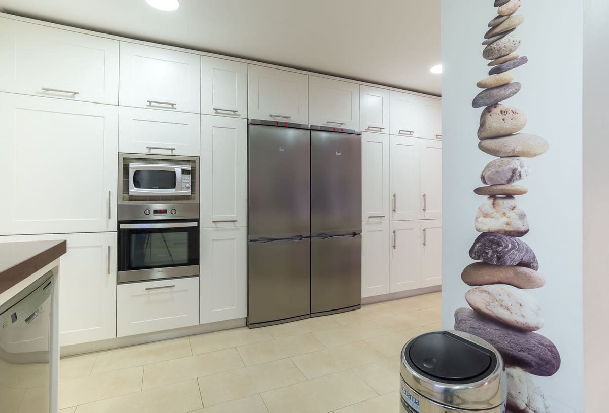 Piso de 4 habitaciones en Marbella en venta con piscina garaje - 525.000 € (Ref: 9635344)