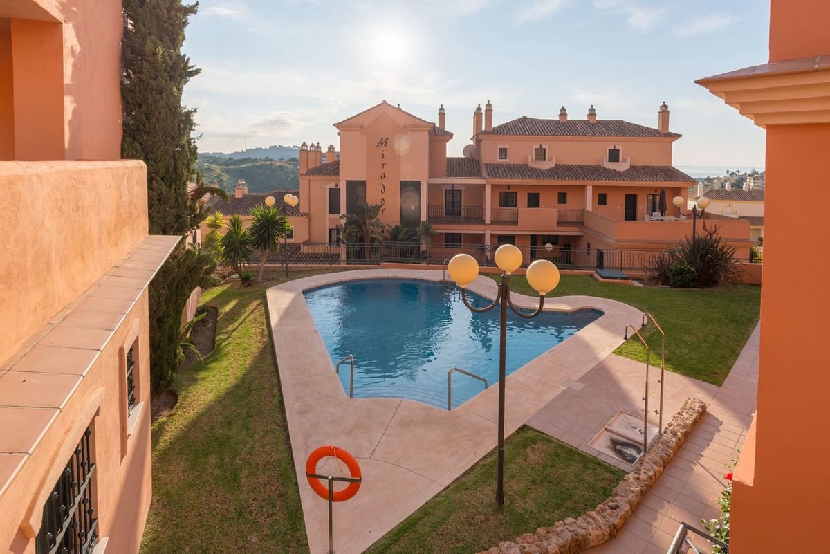 Piso de 4 habitaciones en Marbella en venta con piscina garaje - 525.000 € (Ref: 9635344)