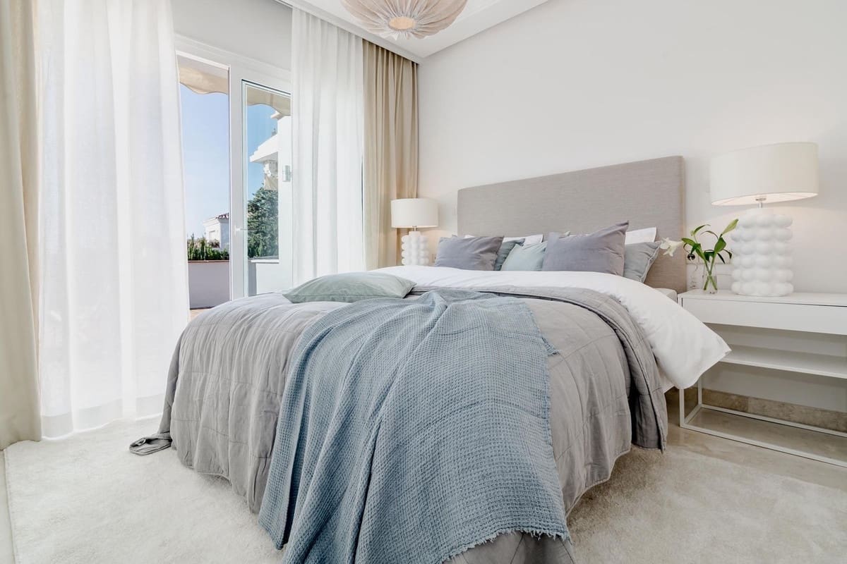 Chalet de 5 habitaciones en Marbella en venta con piscina - 2.850.000 € (Ref: 9643379)