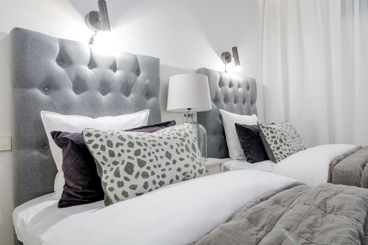 Chalet de 5 habitaciones en Marbella en venta con piscina - 2.850.000 € (Ref: 9643379)