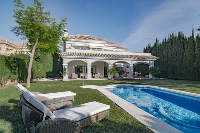 Chalet de 5 habitaciones en Las Brisas, Marbella en venta con piscina - 2.850.000 € (Ref: 9643379)