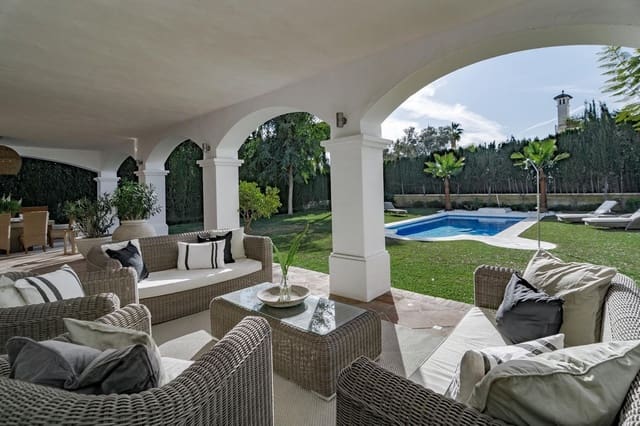 Chalet de 5 habitaciones en Las Brisas, Marbella en venta con piscina - 2.850.000 € (Ref: 9643379)