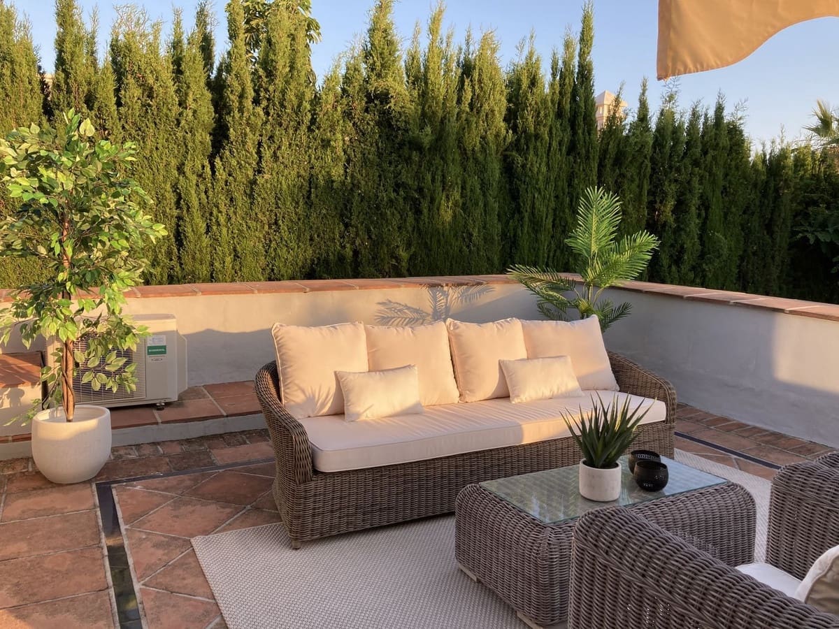 Chalet de 5 habitaciones en Marbella en venta con piscina - 2.850.000 € (Ref: 9643379)