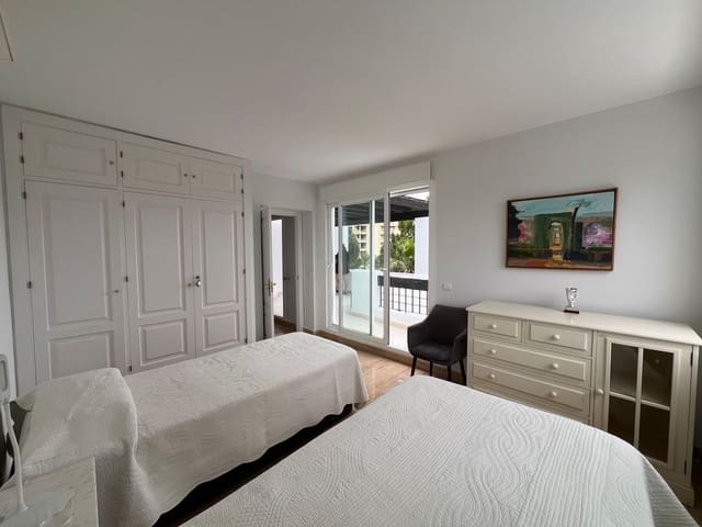 2 Zimmer Wohnung zu verkaufen in Río Real, Marbella mit Pool - 575.000 € (Ref: 9643382)