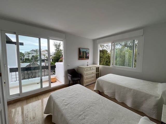 2 Zimmer Wohnung zu verkaufen in Río Real, Marbella mit Pool - 575.000 € (Ref: 9643382)