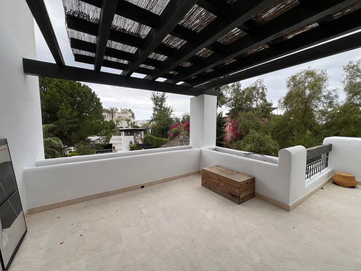 2 slaapkamer Flat te koop in Marbella met zwembad - € 575.000 (Ref: 9643382)