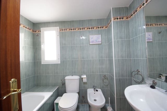 3 slaapkamer Flat te koop in San Pedro de Alcántara Pueblo, Marbella met zwembad - € 375.000 (Ref: 9643384)