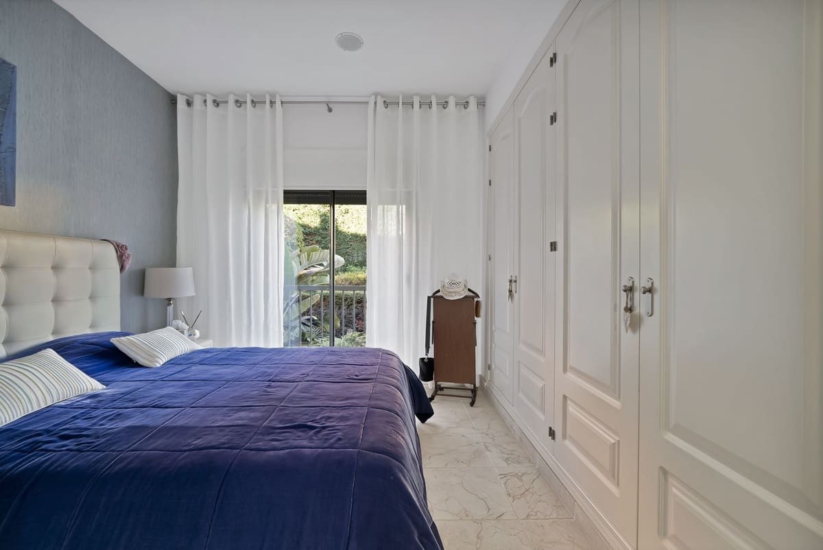 2 sovrum Lägenhet till salu i Estepona med pool garage - 495 000 € (Ref: 9650543)