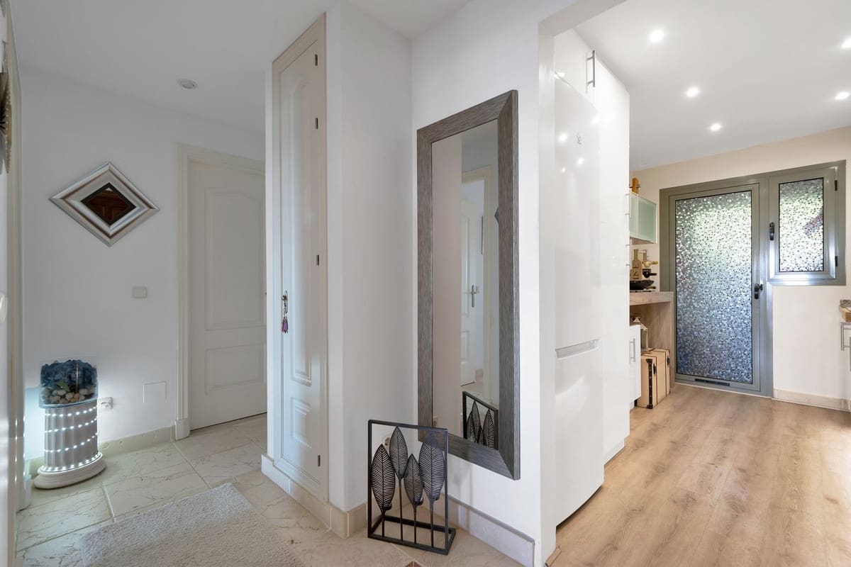 2 sovrum Lägenhet till salu i Estepona med pool garage - 495 000 € (Ref: 9650543)