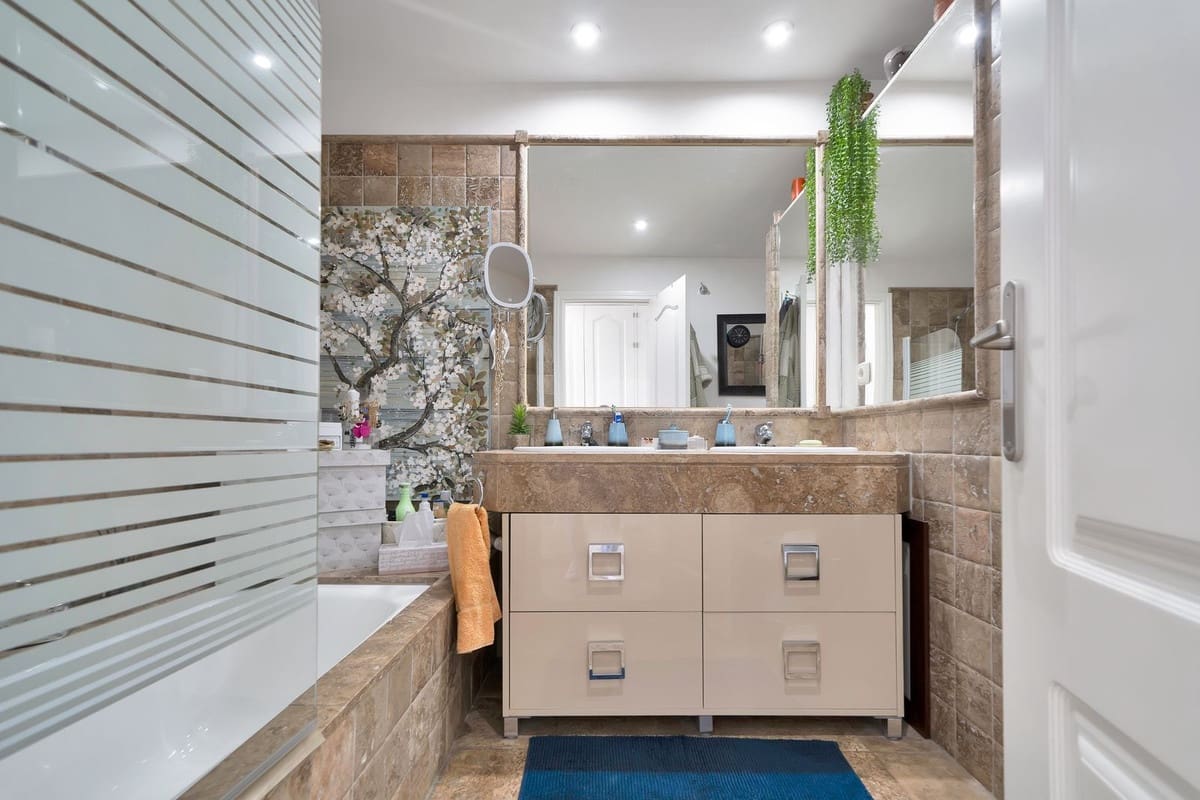 2 sovrum Lägenhet till salu i Estepona med pool garage - 495 000 € (Ref: 9650543)