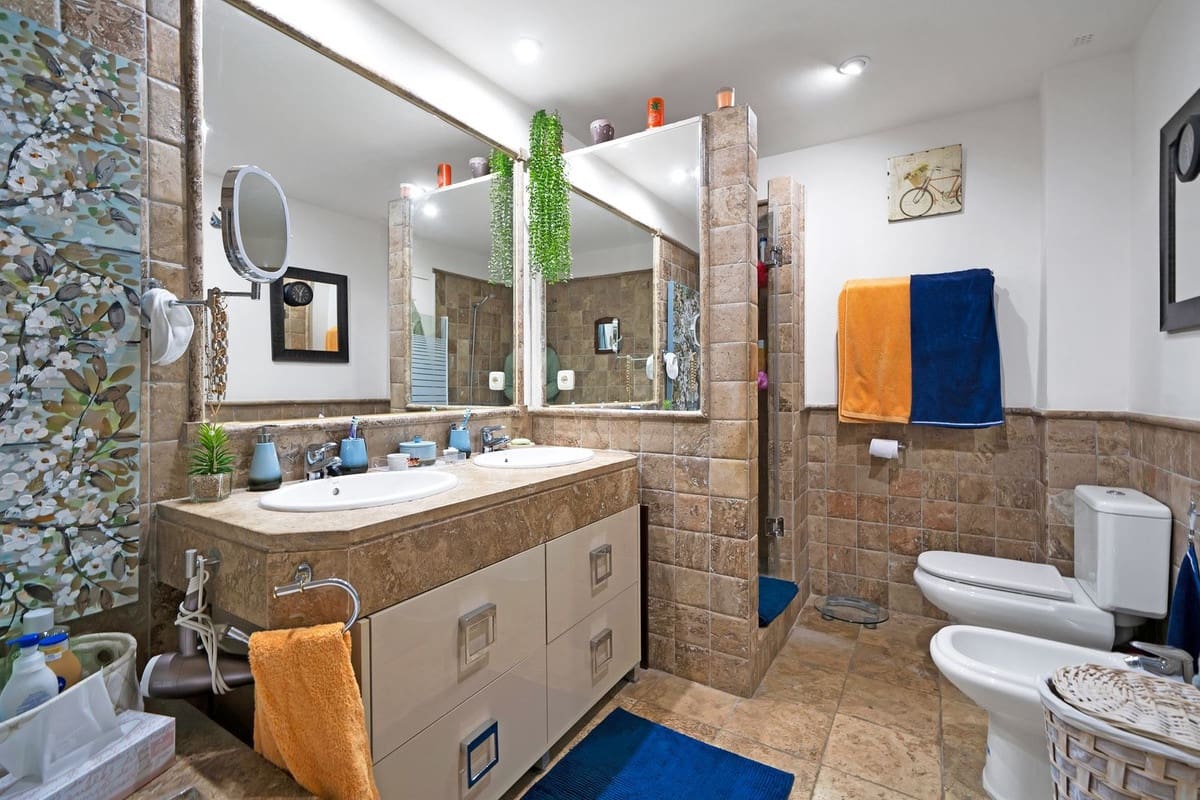 2 sovrum Lägenhet till salu i Estepona med pool garage - 495 000 € (Ref: 9650543)