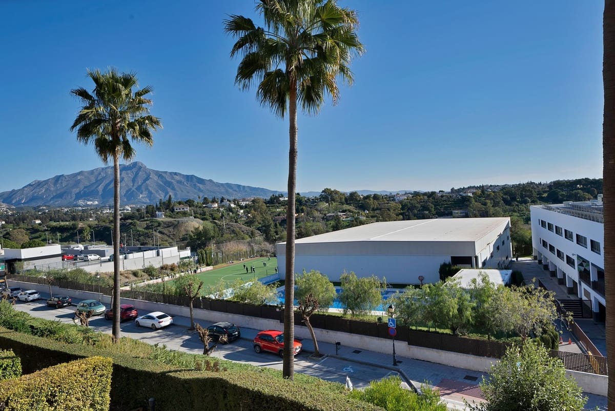 2 sovrum Lägenhet till salu i Estepona med pool garage - 495 000 € (Ref: 9650543)