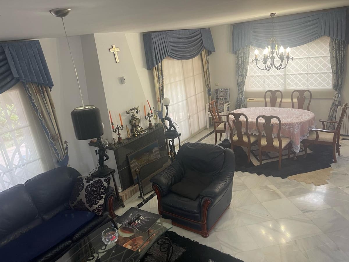 3 slaapkamer Villa te koop in Estepona met zwembad garage - € 730.000 (Ref: 9650545)