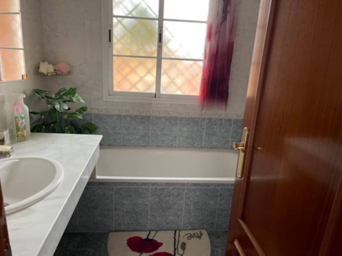 3 slaapkamer Villa te koop in Estepona met zwembad garage - € 730.000 (Ref: 9650545)