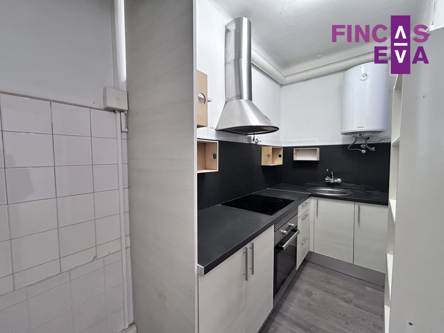 Leilighet til salgs i Barcelona by - € 290 000 (Ref: 9650757)