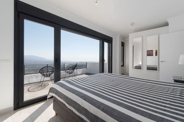 4 bedroom Villa for sale in Ojen with pool garage - € 649,950 (Ref: 9654406)