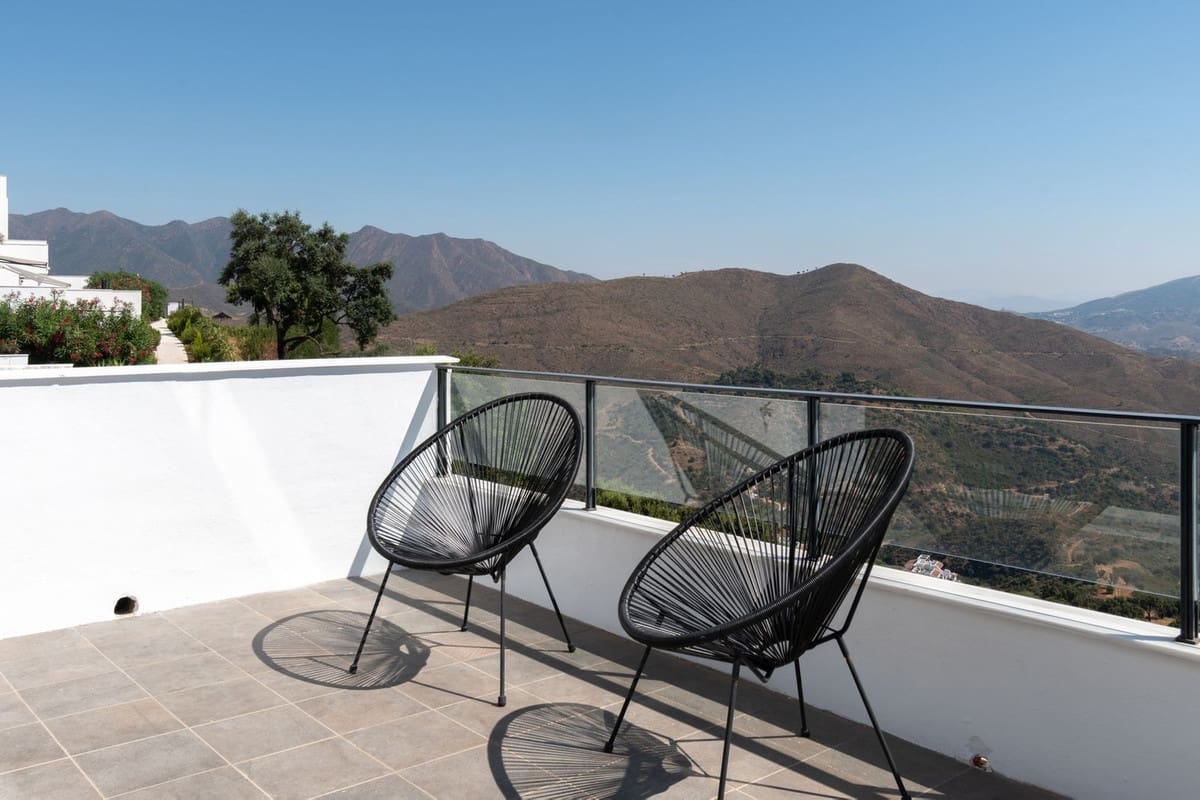 4 bedroom Villa for sale in Ojen with pool garage - € 649,950 (Ref: 9654406)