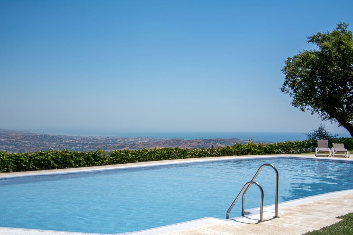 4 bedroom Villa for sale in Ojen with pool garage - € 649,950 (Ref: 9654406)