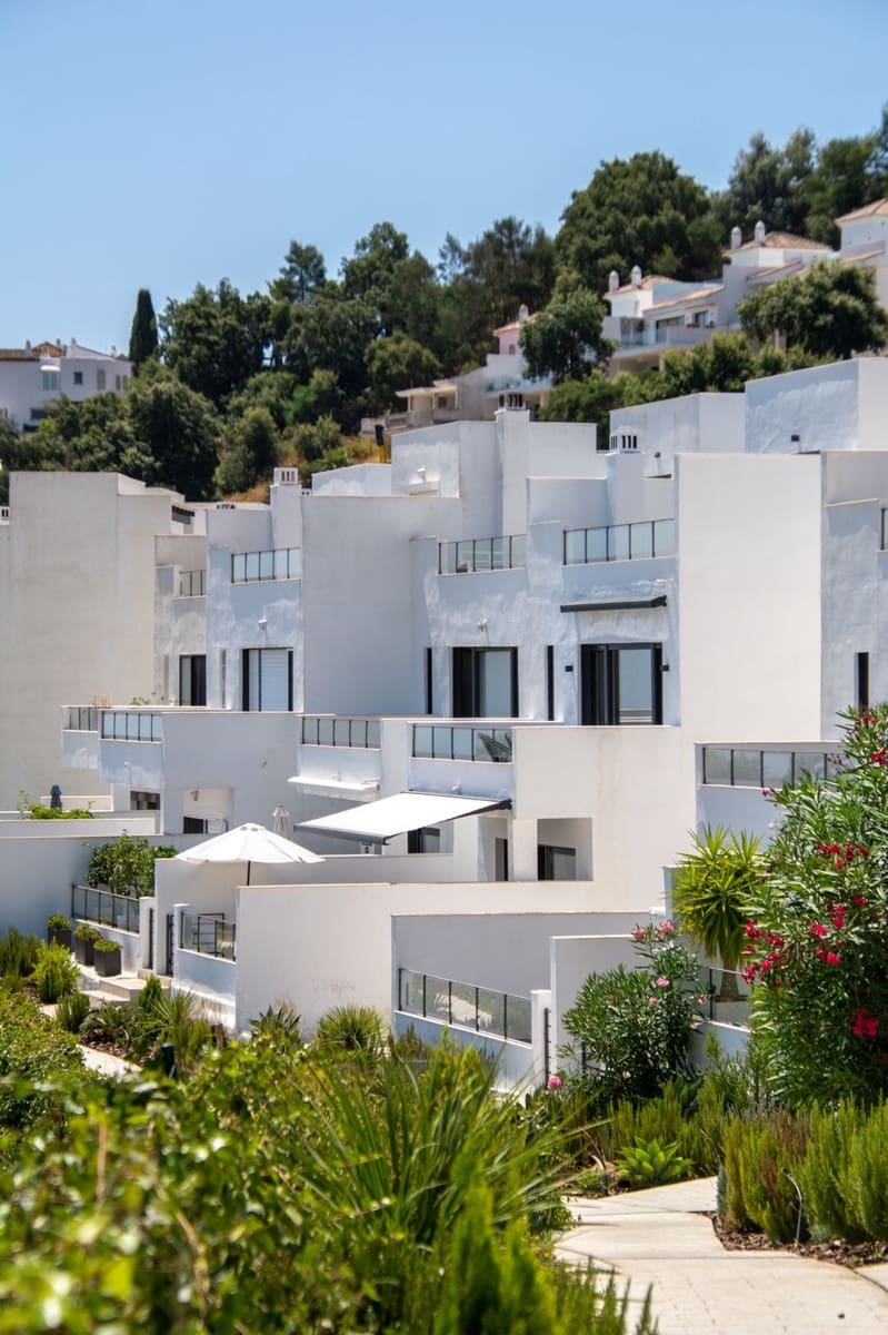 4 bedroom Villa for sale in Ojen with pool garage - € 649,950 (Ref: 9654406)