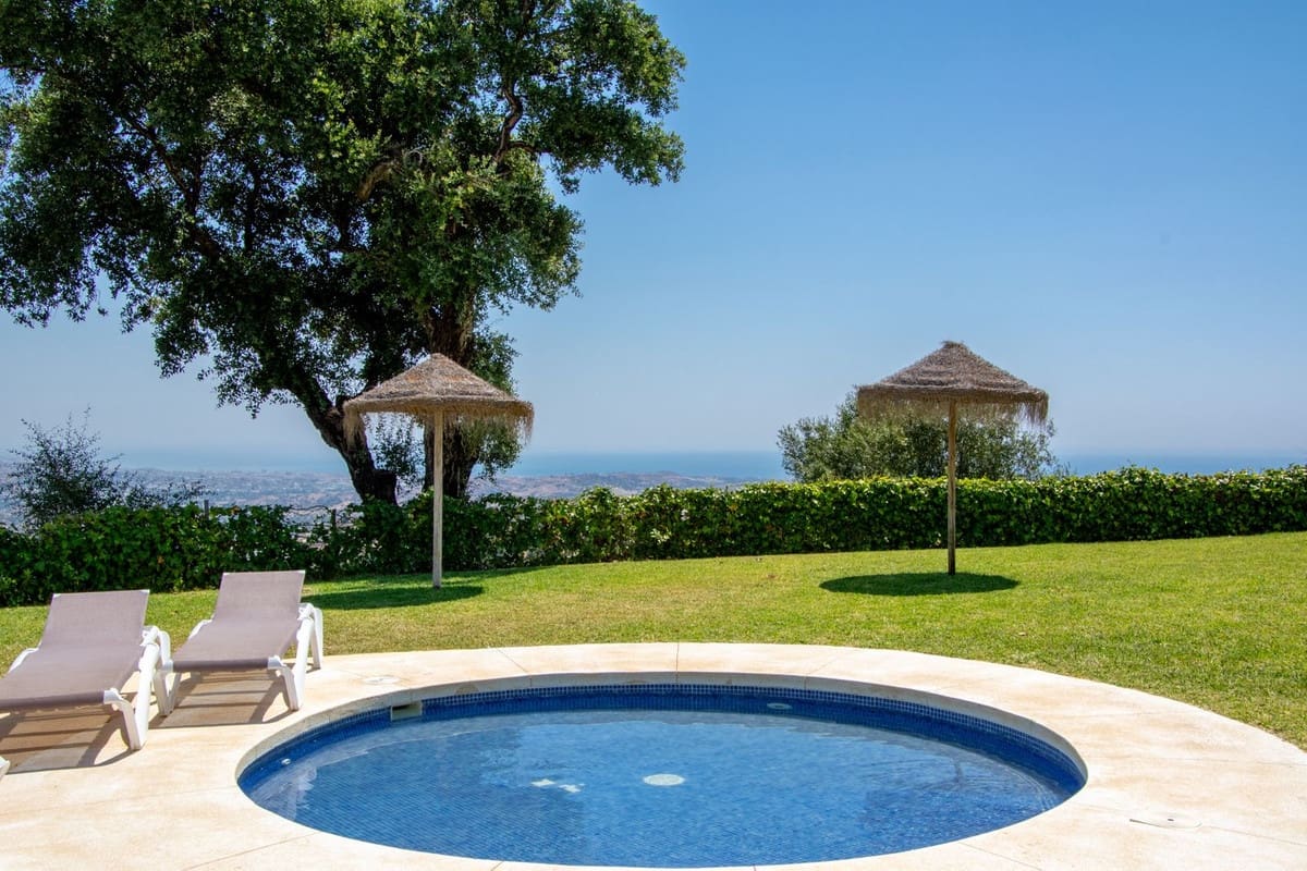 4 bedroom Villa for sale in Ojen with pool garage - € 649,950 (Ref: 9654406)