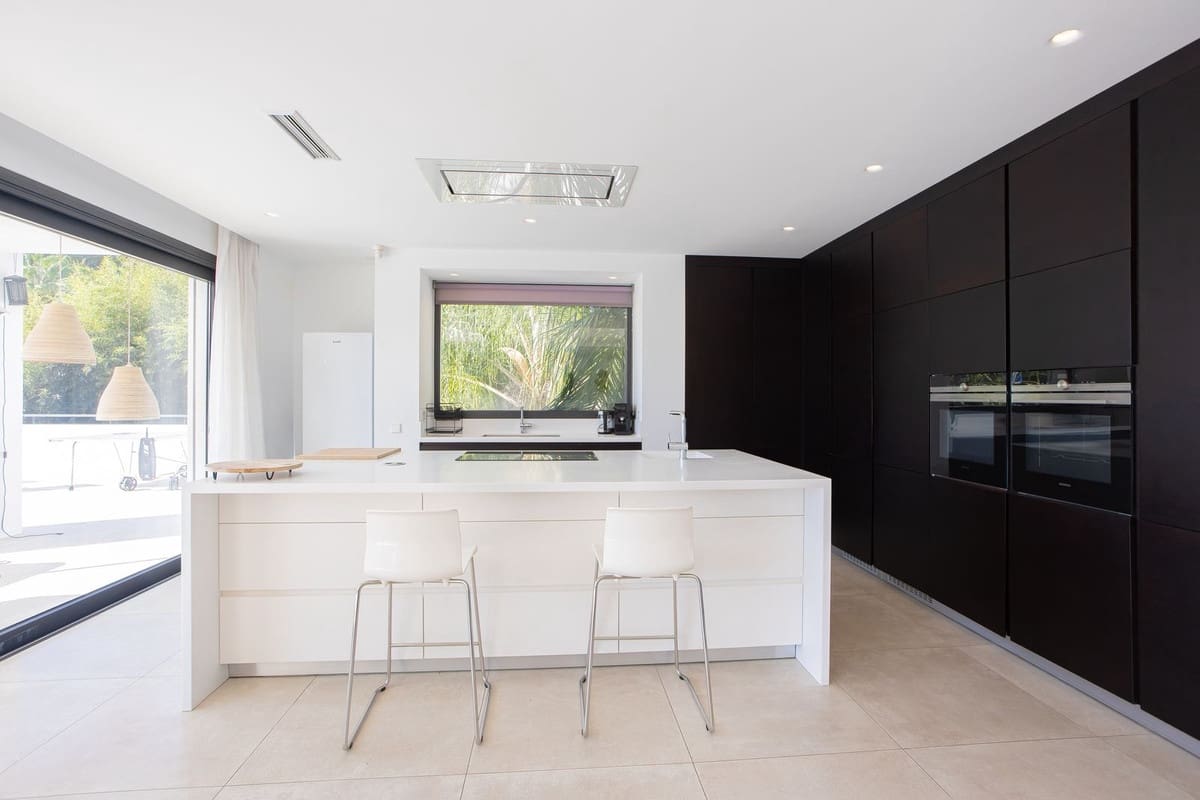 Chalet de 6 habitaciones en Marbella en venta con piscina garaje - 2.249.000 € (Ref: 9654409)