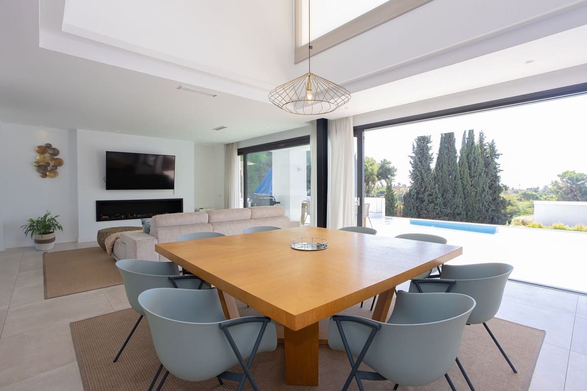 Chalet de 6 habitaciones en Marbella en venta con piscina garaje - 2.249.000 € (Ref: 9654409)