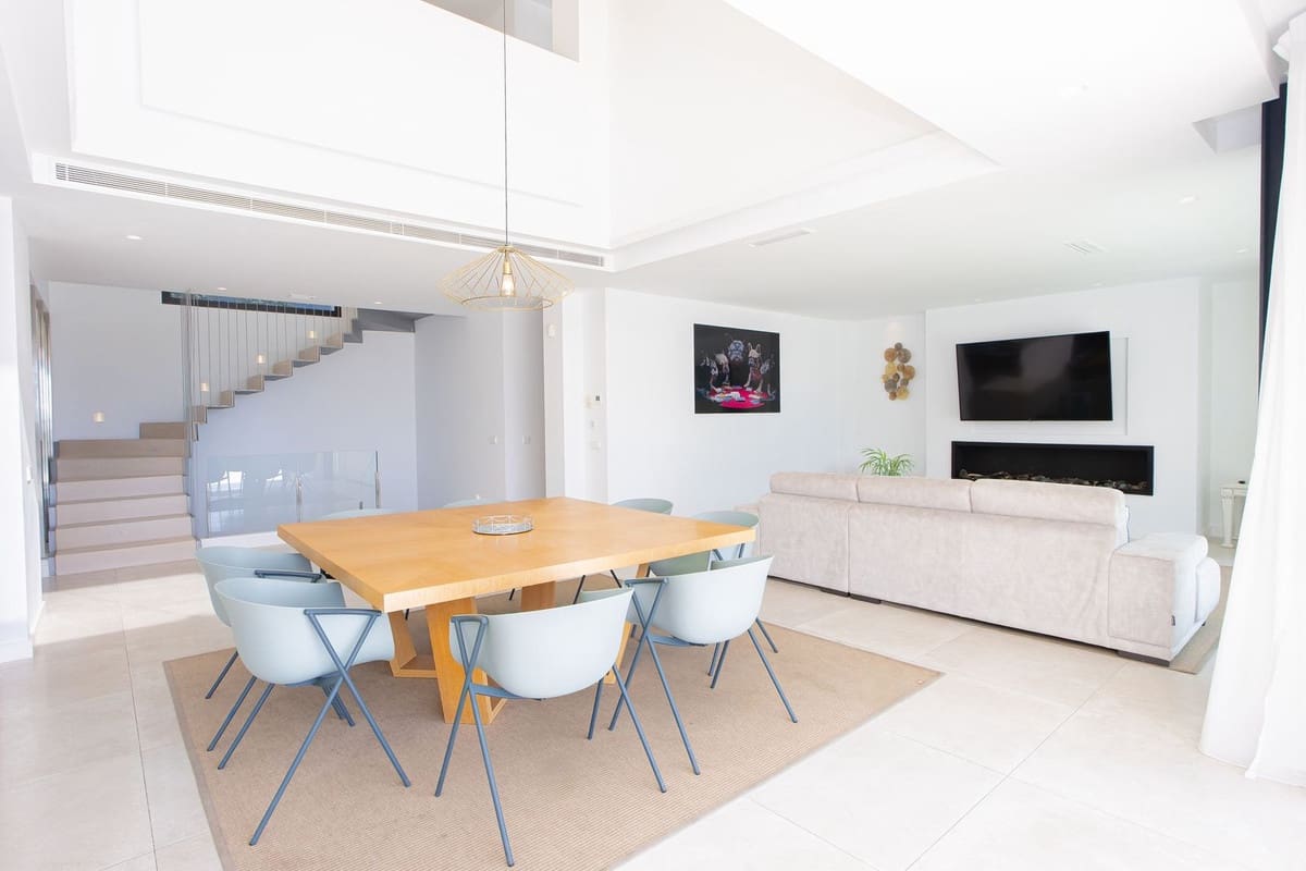 Chalet de 6 habitaciones en Marbella en venta con piscina garaje - 2.249.000 € (Ref: 9654409)