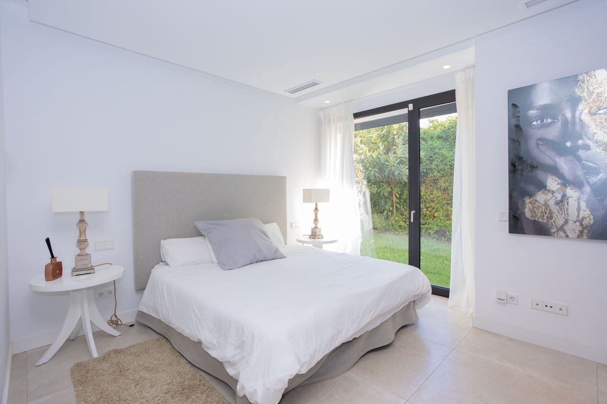 Chalet de 6 habitaciones en Marbella en venta con piscina garaje - 2.249.000 € (Ref: 9654409)