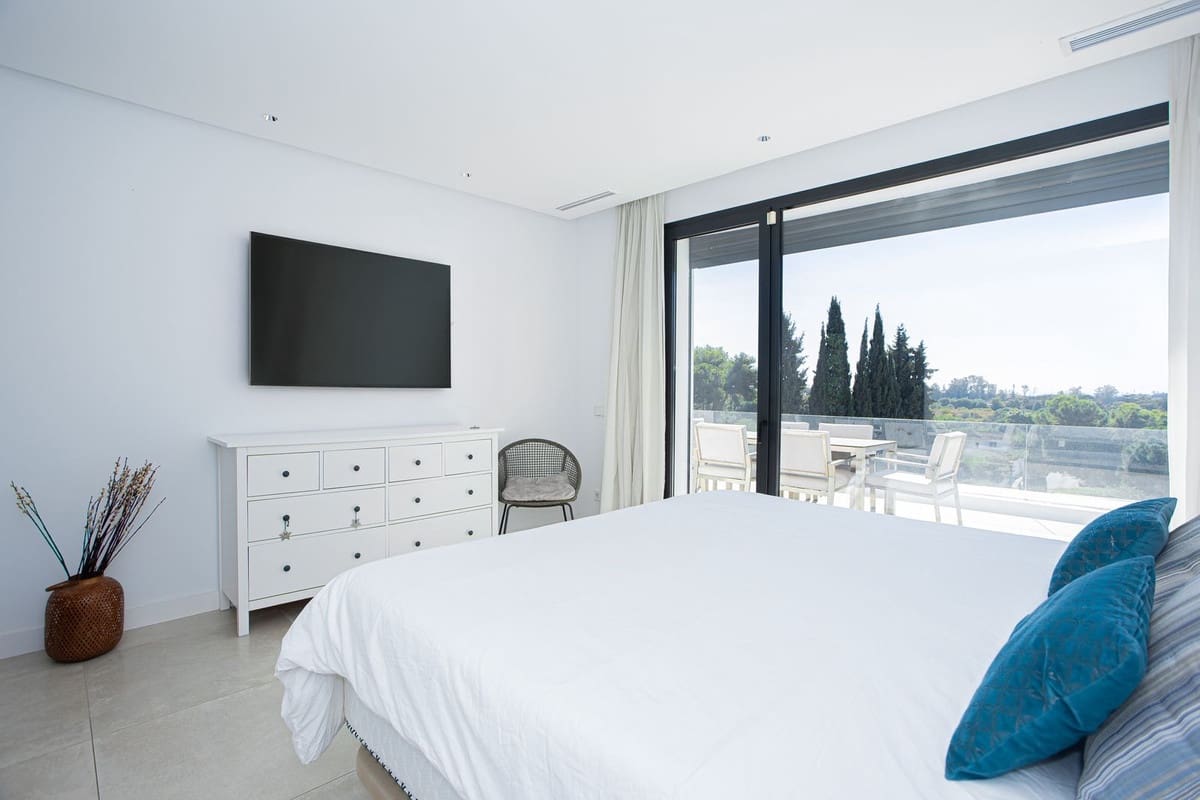 Chalet de 6 habitaciones en Marbella en venta con piscina garaje - 2.249.000 € (Ref: 9654409)