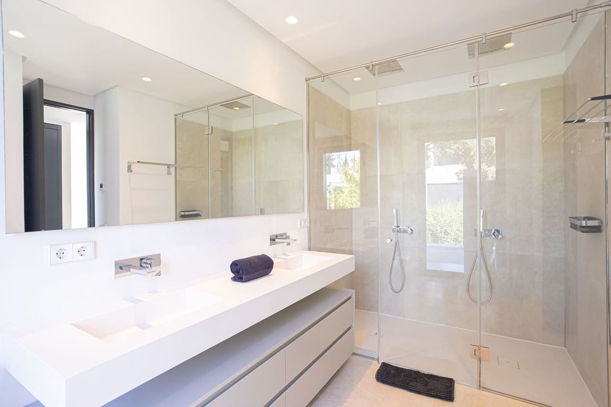 Chalet de 6 habitaciones en Marbella en venta con piscina garaje - 2.249.000 € (Ref: 9654409)