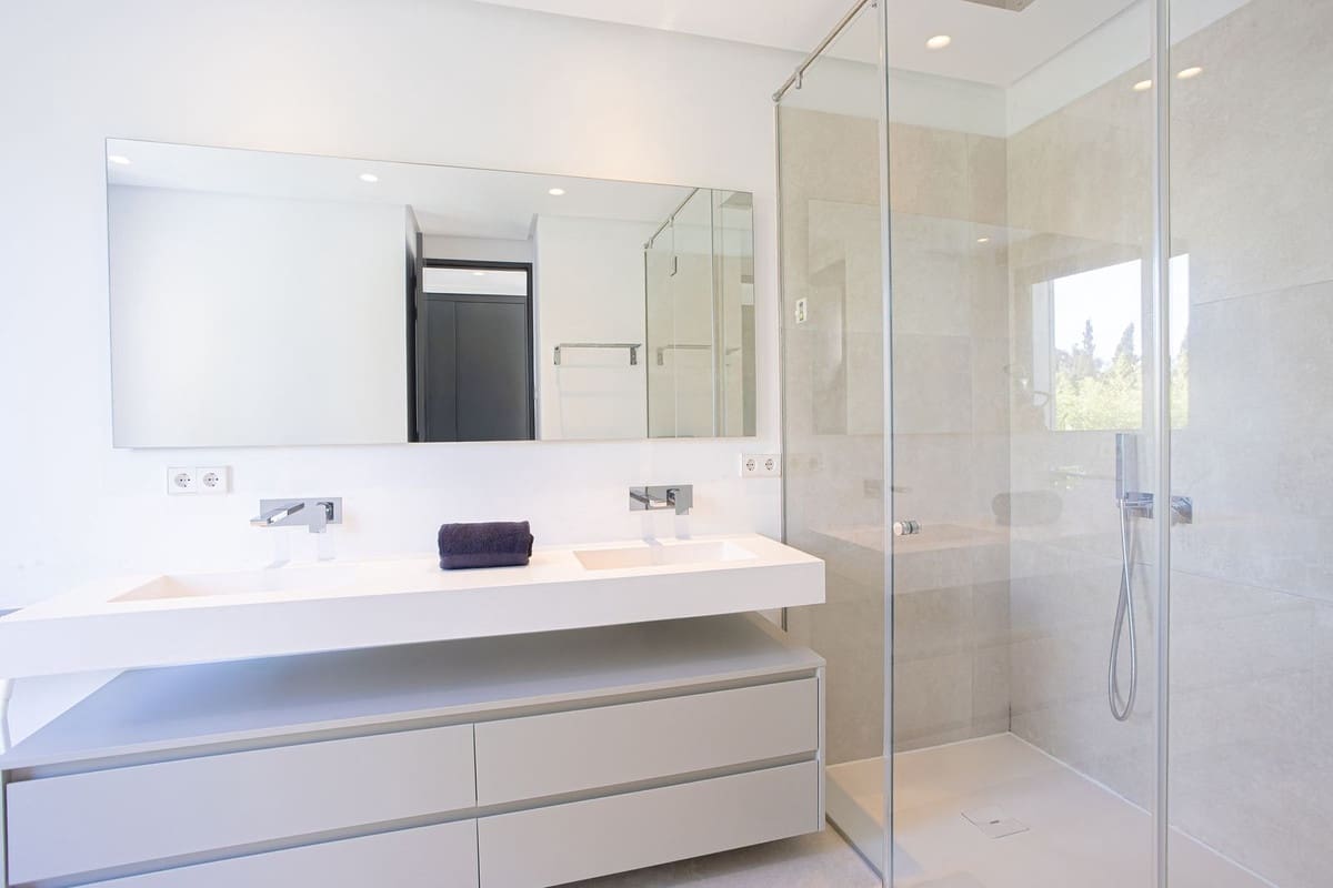 Chalet de 6 habitaciones en Marbella en venta con piscina garaje - 2.249.000 € (Ref: 9654409)