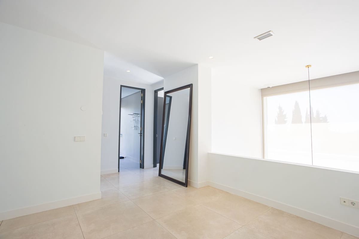 Chalet de 6 habitaciones en Marbella en venta con piscina garaje - 2.249.000 € (Ref: 9654409)