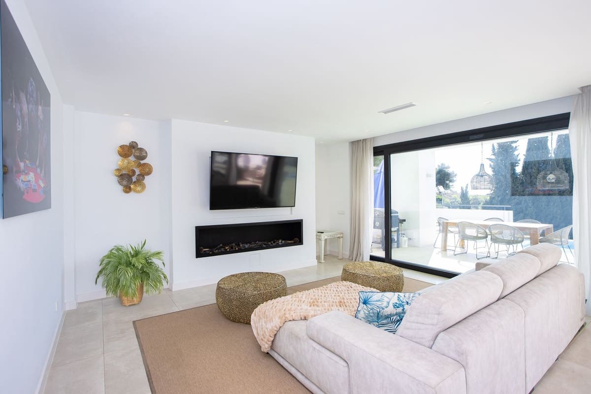 Chalet de 6 habitaciones en Marbella en venta con piscina garaje - 2.249.000 € (Ref: 9654409)