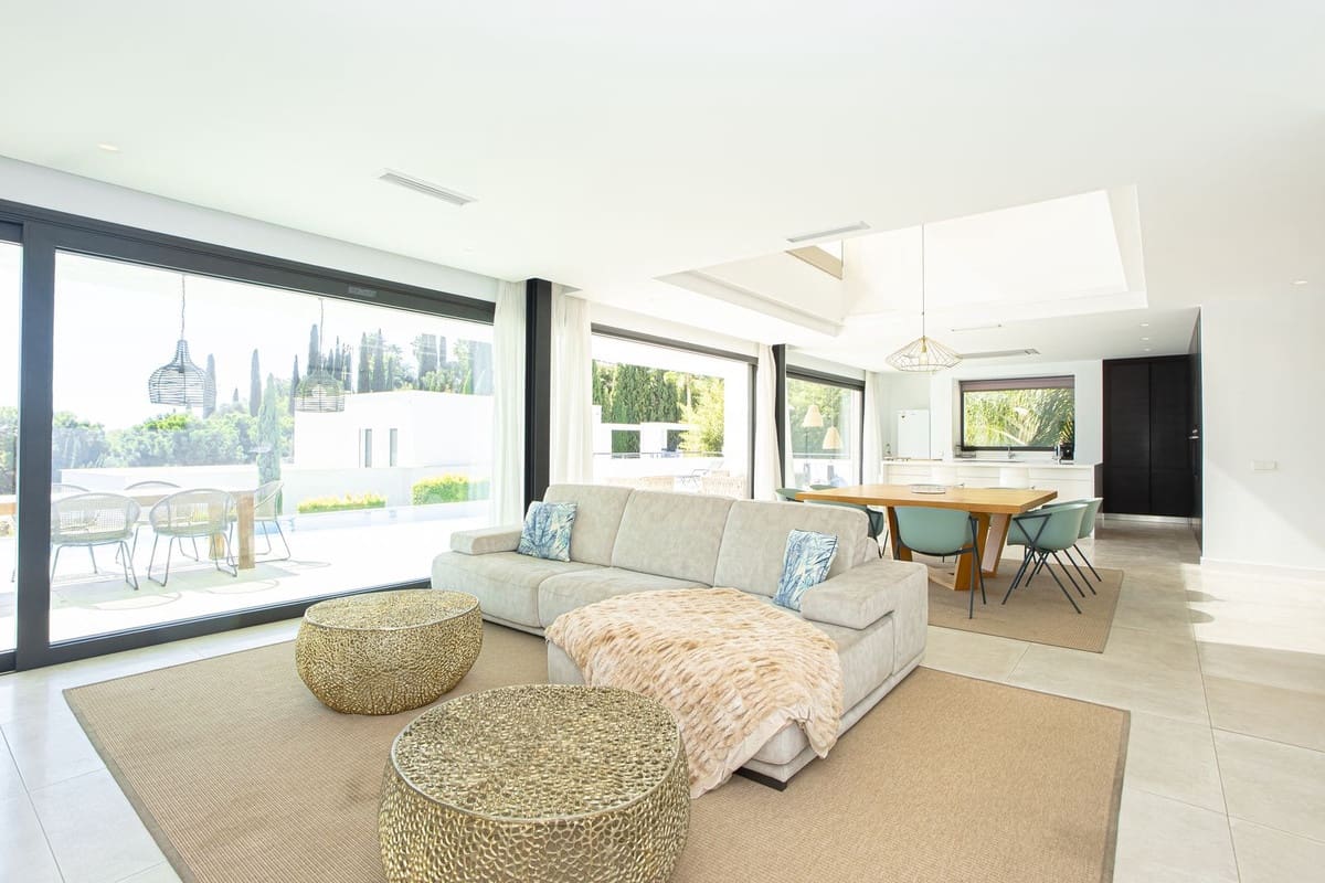 Chalet de 6 habitaciones en Marbella en venta con piscina garaje - 2.249.000 € (Ref: 9654409)