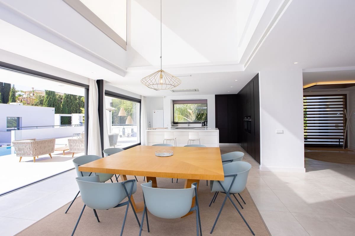 Chalet de 6 habitaciones en Marbella en venta con piscina garaje - 2.249.000 € (Ref: 9654409)