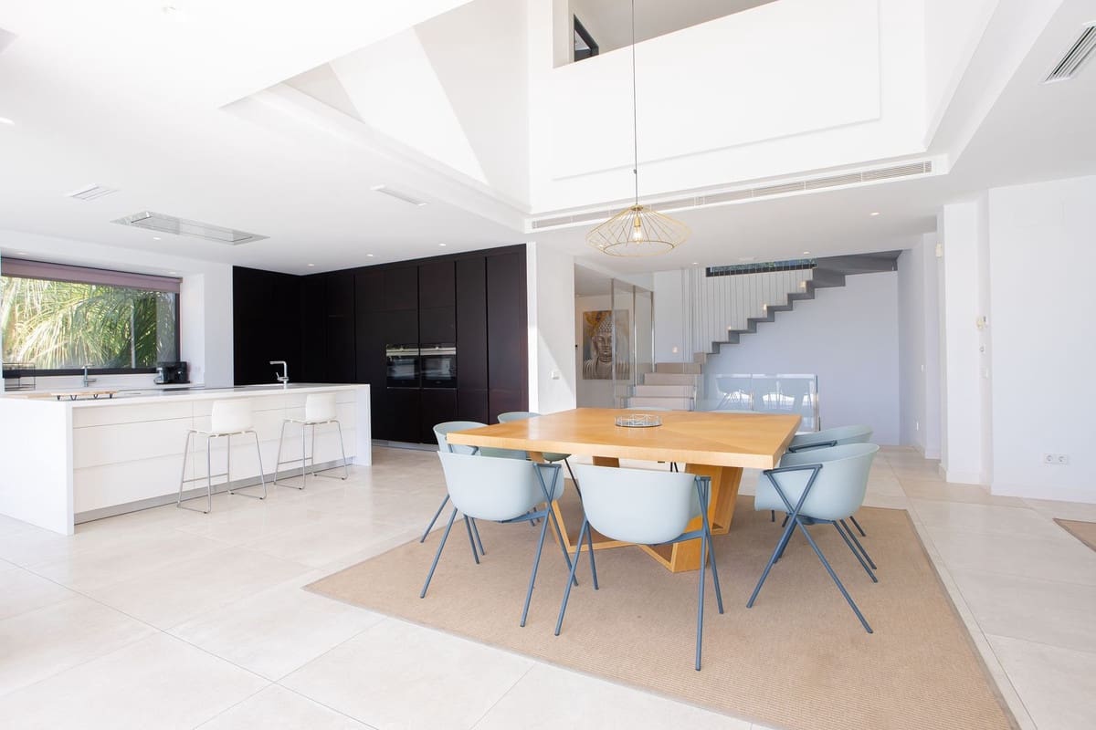 Chalet de 6 habitaciones en Marbella en venta con piscina garaje - 2.249.000 € (Ref: 9654409)