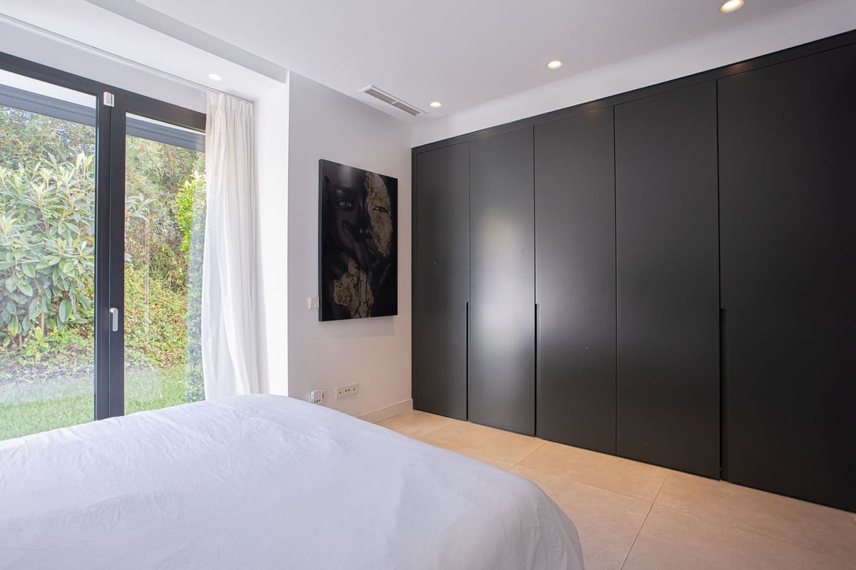 Chalet de 6 habitaciones en Marbella en venta con piscina garaje - 2.249.000 € (Ref: 9654409)