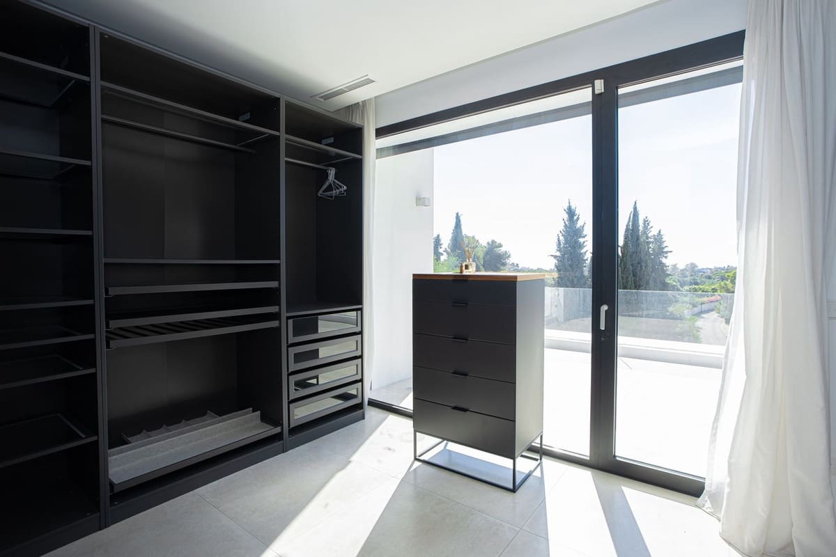 Chalet de 6 habitaciones en Marbella en venta con piscina garaje - 2.249.000 € (Ref: 9654409)