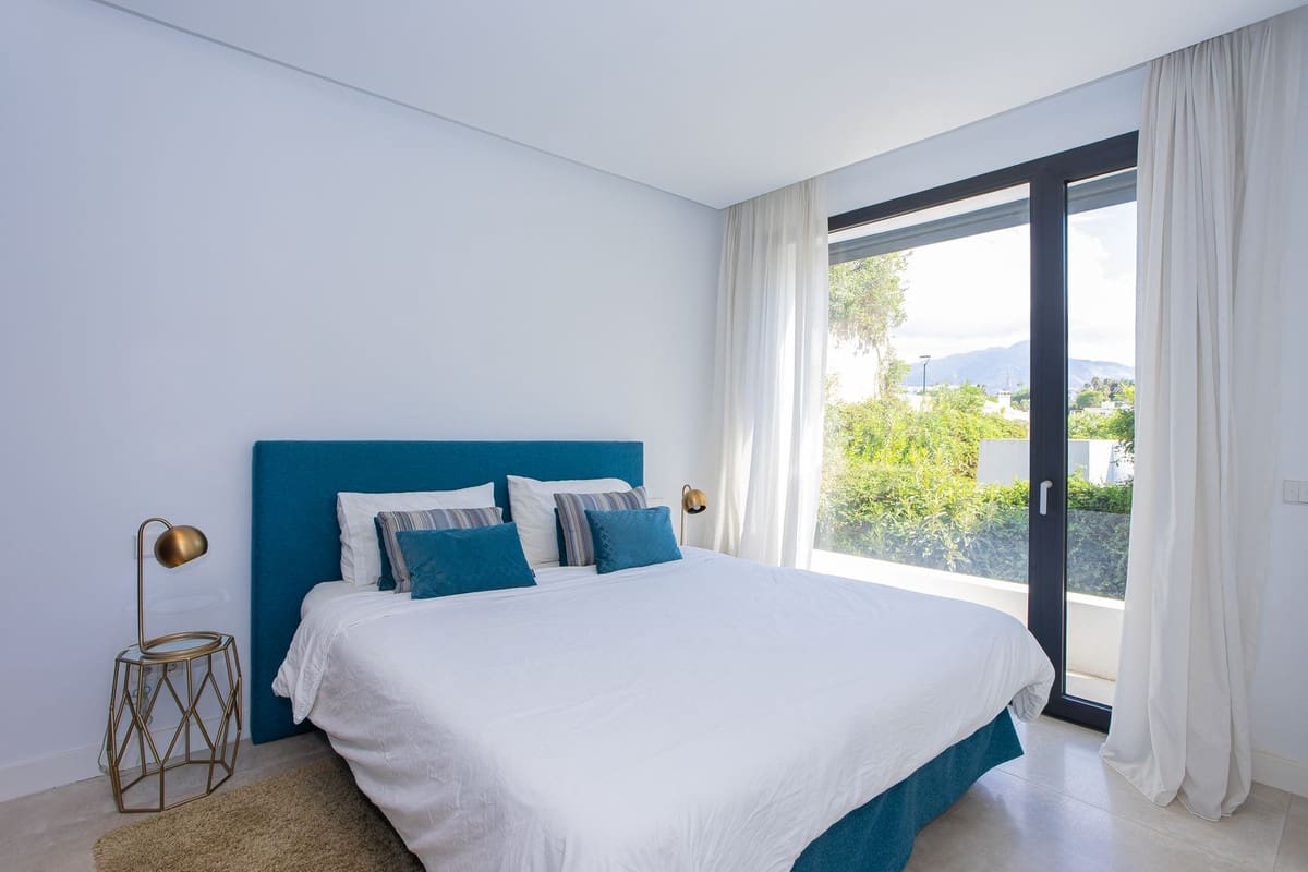 Chalet de 6 habitaciones en Marbella en venta con piscina garaje - 2.249.000 € (Ref: 9654409)