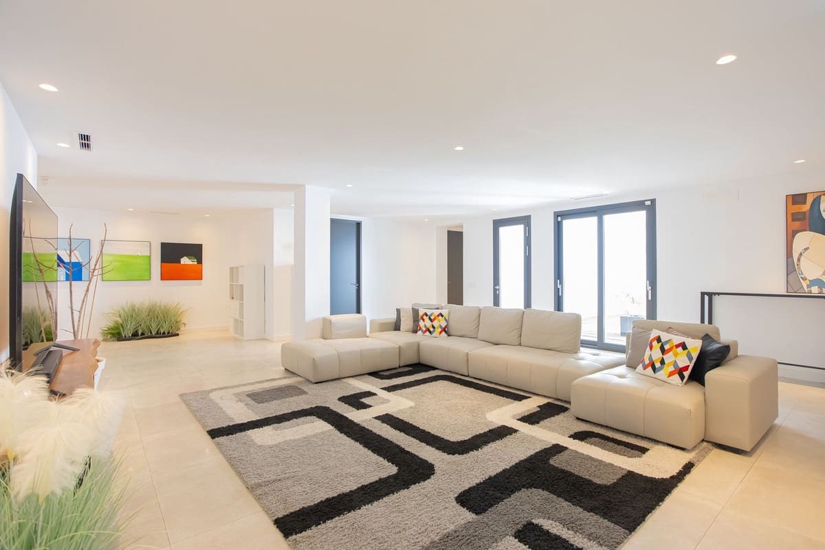 Chalet de 6 habitaciones en Marbella en venta con piscina garaje - 2.249.000 € (Ref: 9654409)