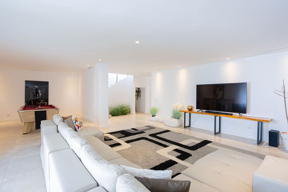 Chalet de 6 habitaciones en Marbella en venta con piscina garaje - 2.249.000 € (Ref: 9654409)