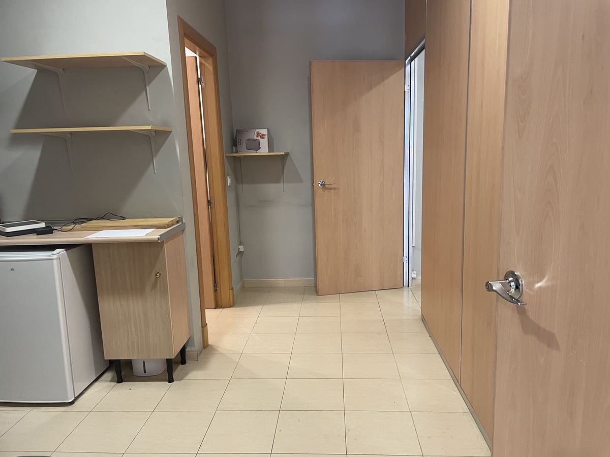 Biuro na sprzedaż w Estepona z garażem - 257 250 € (Ref: 9664362)