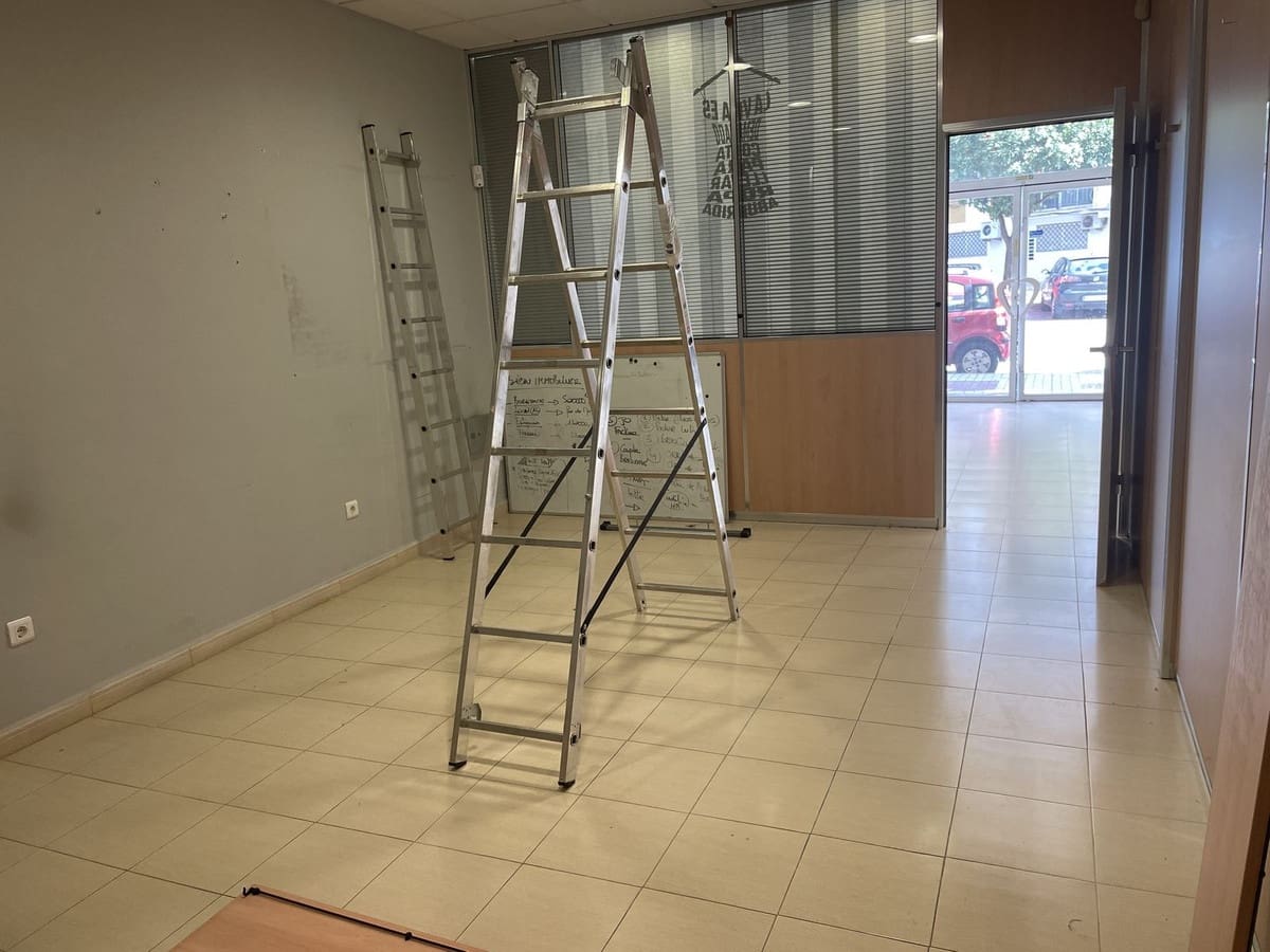 Biuro na sprzedaż w Estepona z garażem - 257 250 € (Ref: 9664362)