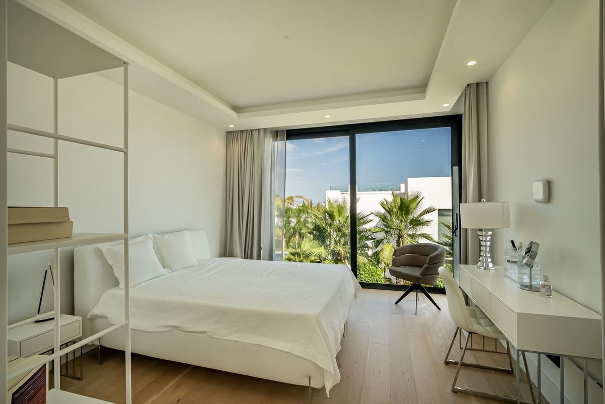 Chalet de 5 habitaciones en Estepona en venta - 4.750.000 € (Ref: 9664364)