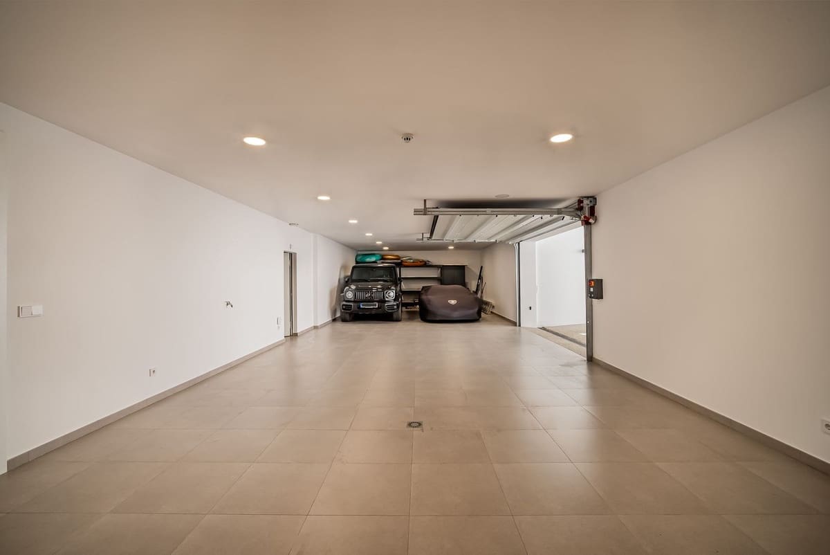 Chalet de 5 habitaciones en Estepona en venta - 4.750.000 € (Ref: 9664364)