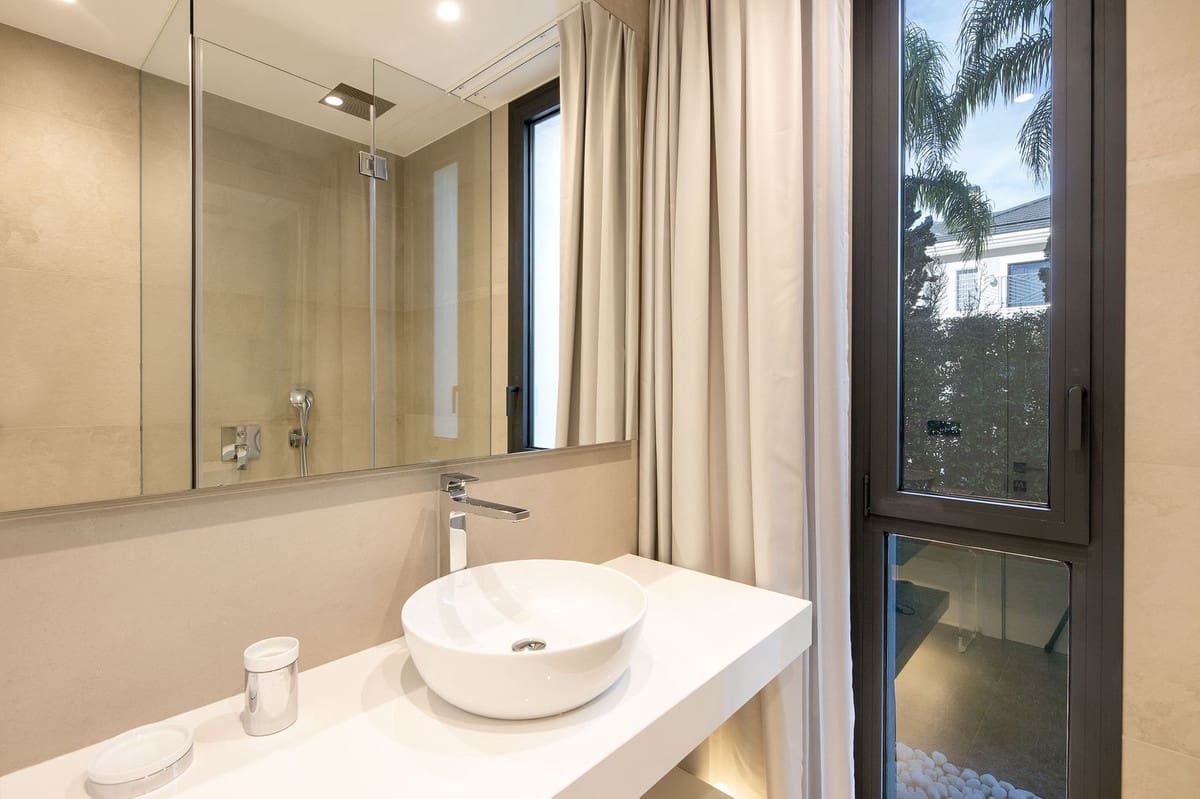 Chalet de 5 habitaciones en Estepona en venta - 4.750.000 € (Ref: 9664364)