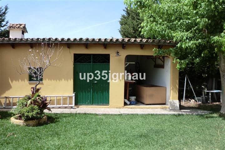 5 quarto Moradia para venda em Estepona com piscina garagem - 1 695 000 € (Ref: 9665230)