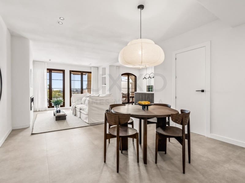 Piso de 2 habitaciones en Benahavís en venta con piscina garaje - 675.000 € (Ref: 9669269)