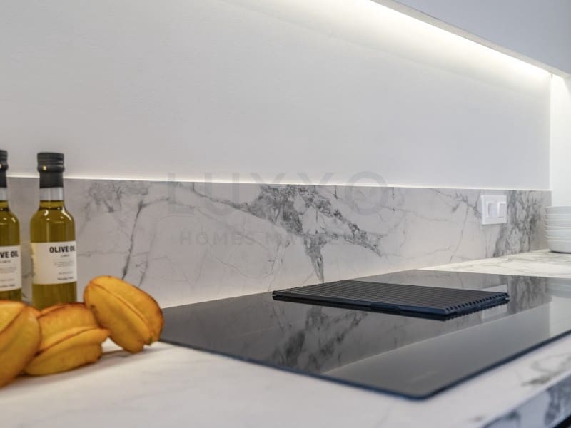 Piso de 2 habitaciones en Benahavís en venta con piscina garaje - 675.000 € (Ref: 9669269)