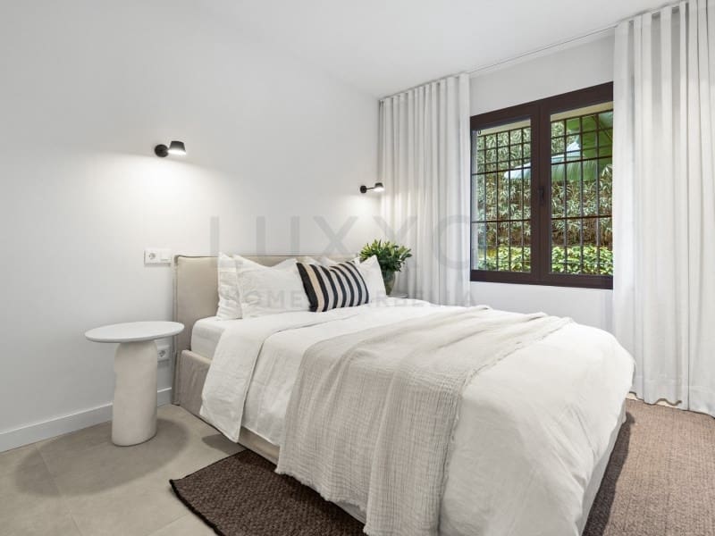 Piso de 2 habitaciones en Benahavís en venta con piscina garaje - 675.000 € (Ref: 9669269)